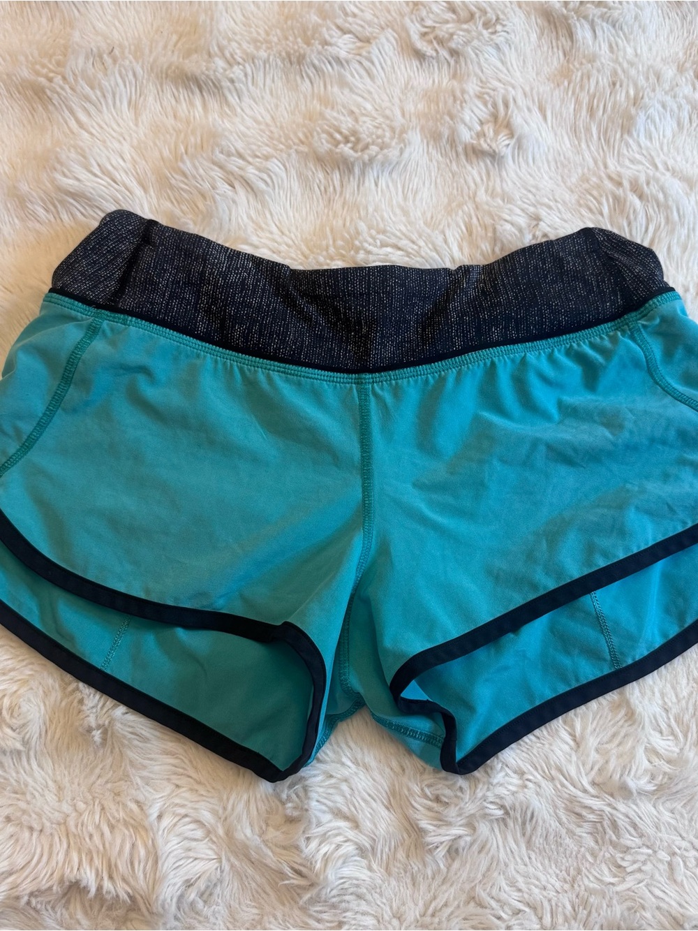 Lululemon Run: Speed Short *4-way Stretch 🩵